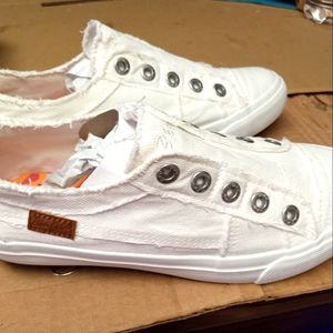 Vegan Blowfish Malibu white canvas shoes